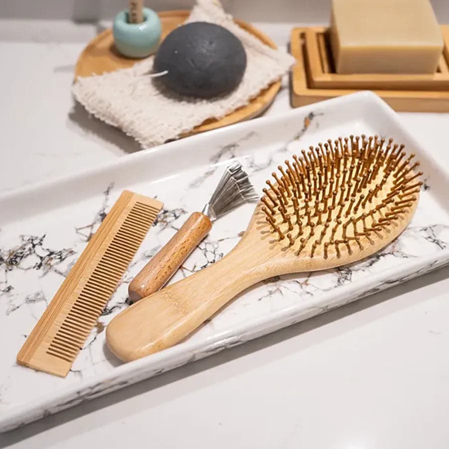 Our wooden brush set is plastic free, the perfect eco friendly alternative to plastic brushes.