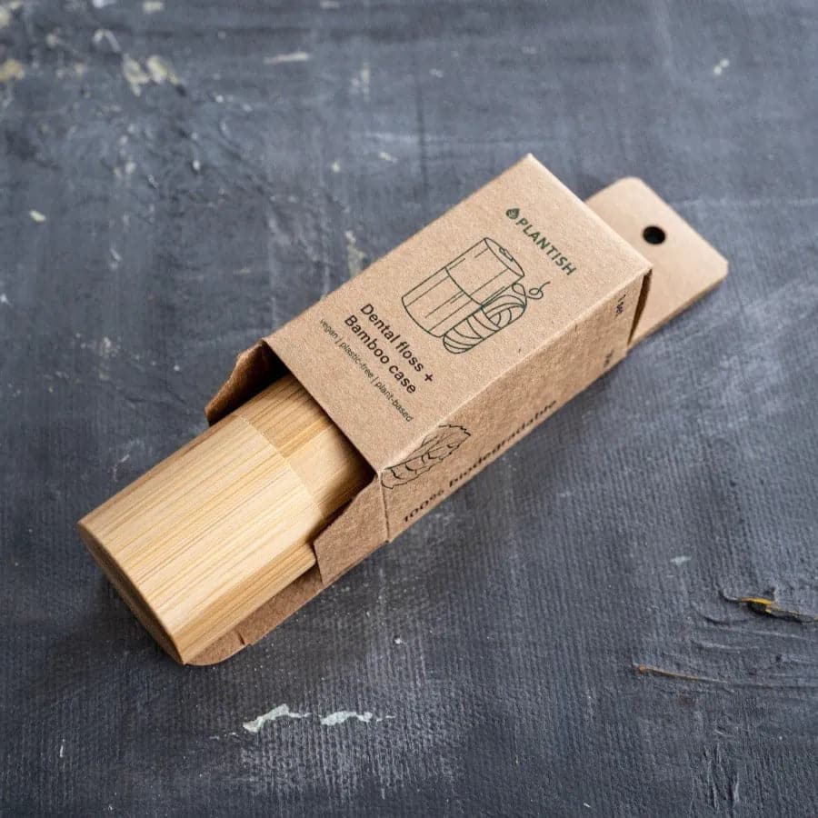 Zero waste packaged eco friendly floss made of bamboo and corn starch.
