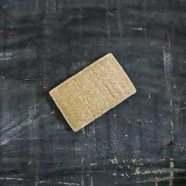 Eco-friendly and plastic-free Loofah sponge, with a natural scent.