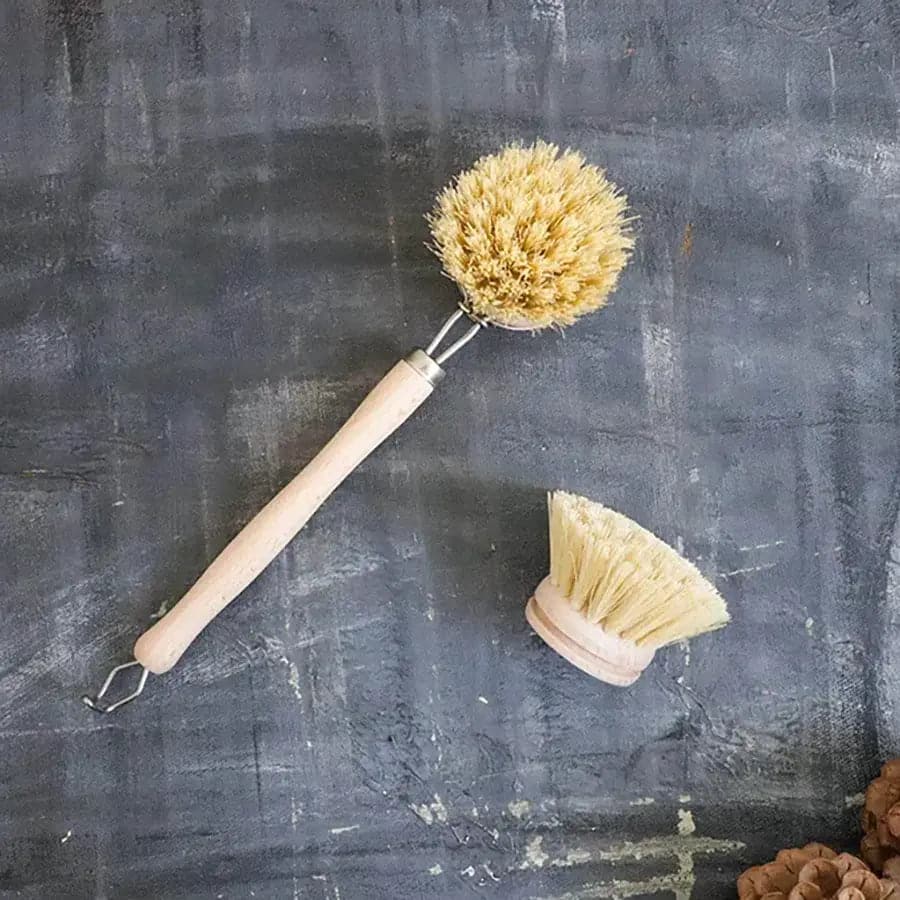 Plastic free sisal dish brush with free replacement head.