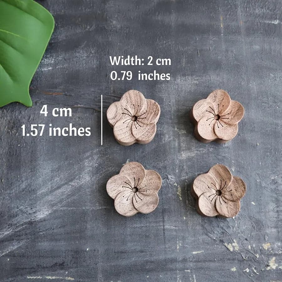 Dimensions of sakura wooden diffuser. 4 centimetres by 2 centimetres. 